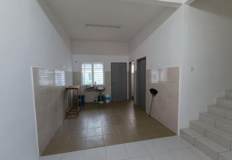 4-Bed Terrace "Like New" @ Taman Salak Cempaka Sepang