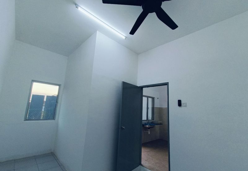 4-Bed Terrace "Like New" @ Taman Salak Cempaka Sepang