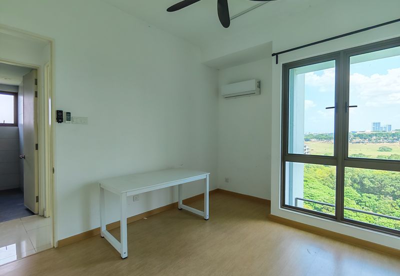 Lake Point Residence