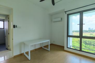 Lake Point Residence