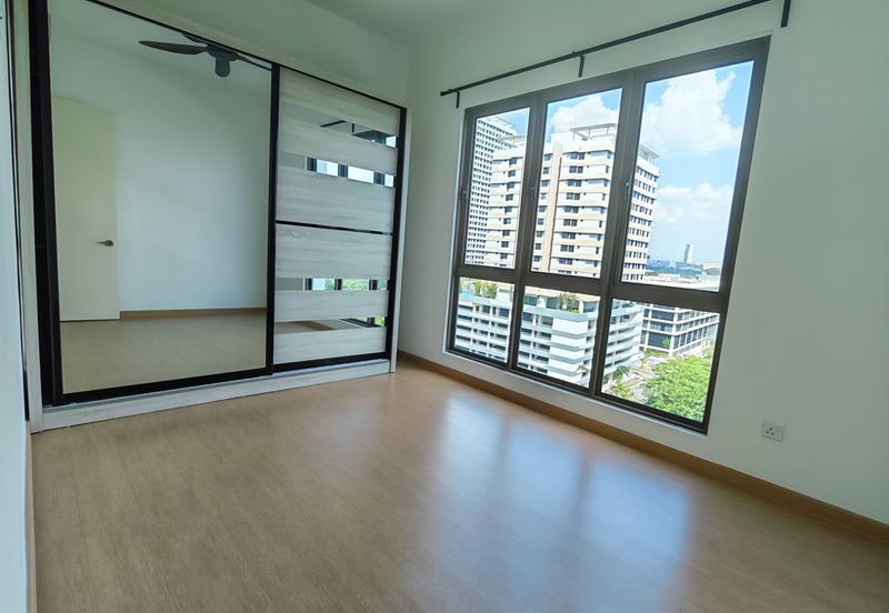 Lake Point Residence