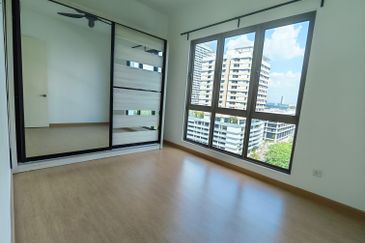 Lake Point Residence