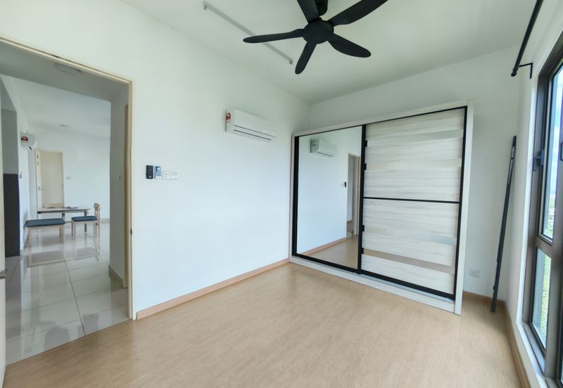 Lake Point Residence