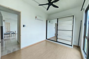 Lake Point Residence