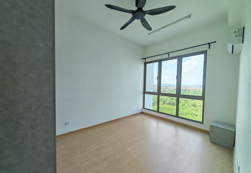 Lake Point Residence