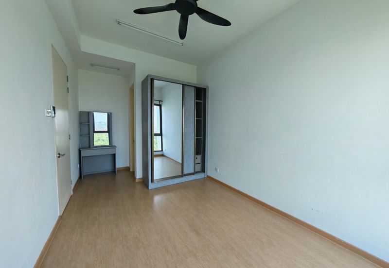 Lake Point Residence