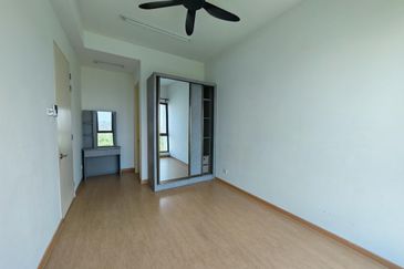 Lake Point Residence