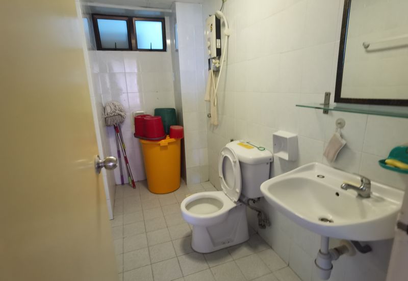 Anjung Hijau (Greenfield Apartment)