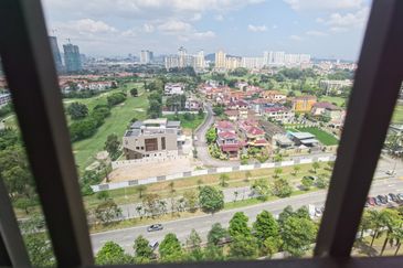 Anjung Hijau (Greenfield Apartment)