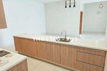 Royal Regent Sri Putramas III