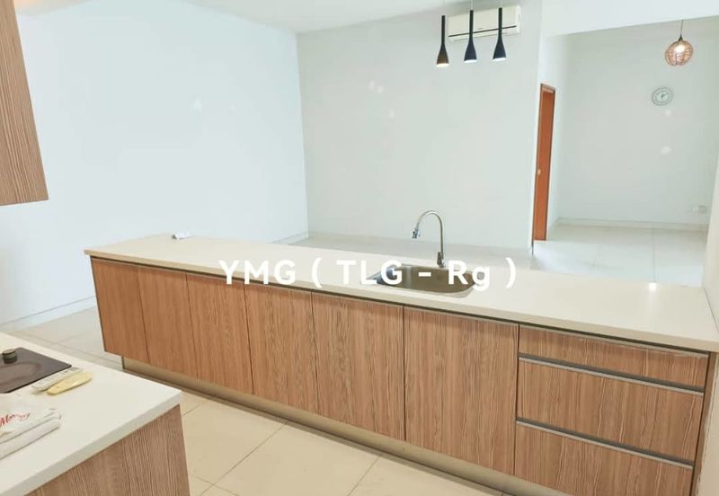 Royal Regent Sri Putramas III