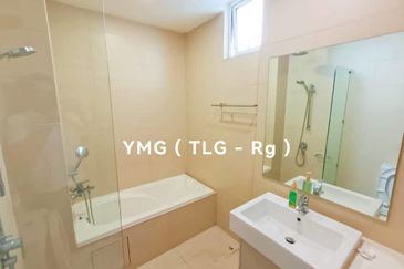 Royal Regent Sri Putramas III