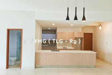 Royal Regent Sri Putramas III