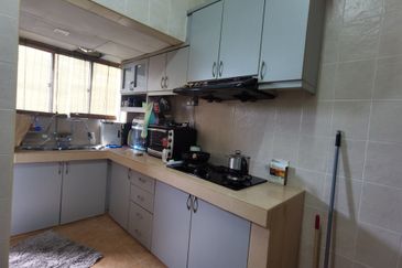 Desa Temenggong Apartment