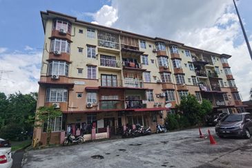 Desa Temenggong Apartment