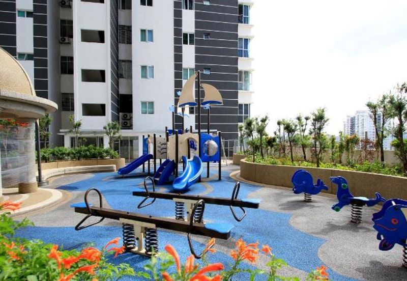 Zeta DeSkye Residence