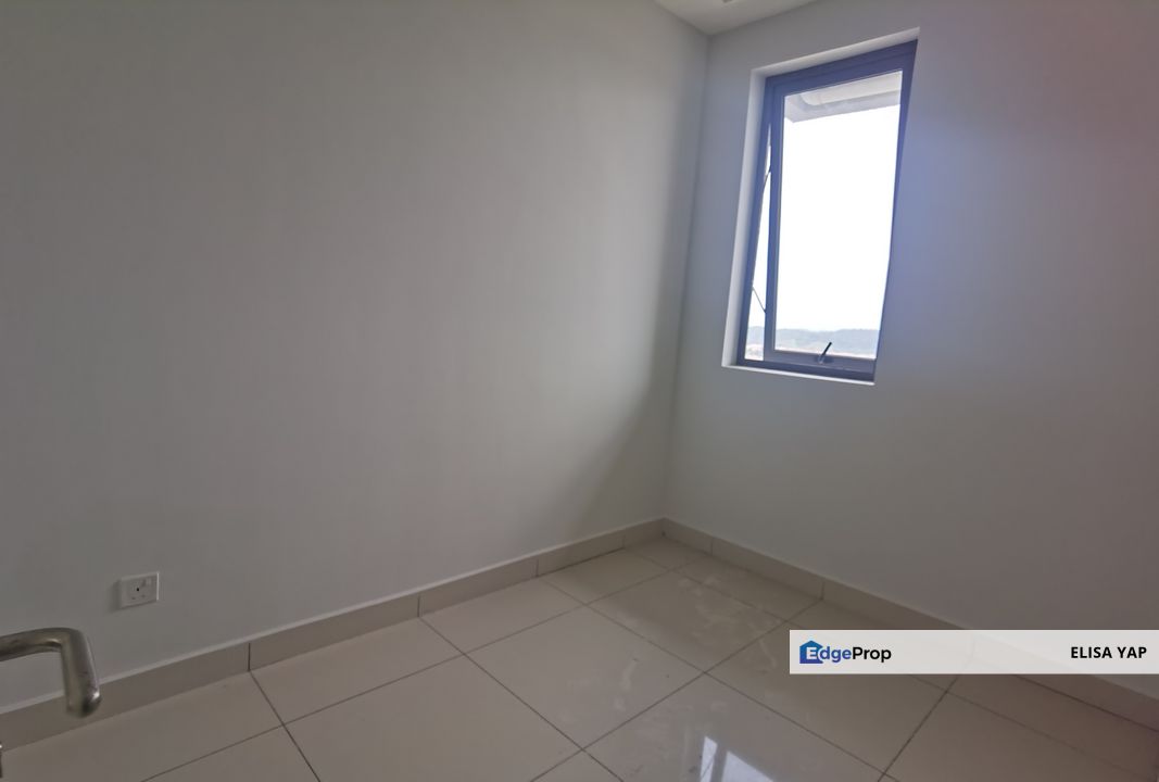 CHEAPEST UNIT 985sqft  Non Bumi Sfera Residency Seri kembangan Puchong South FOR SALE, Selangor, Puchong
