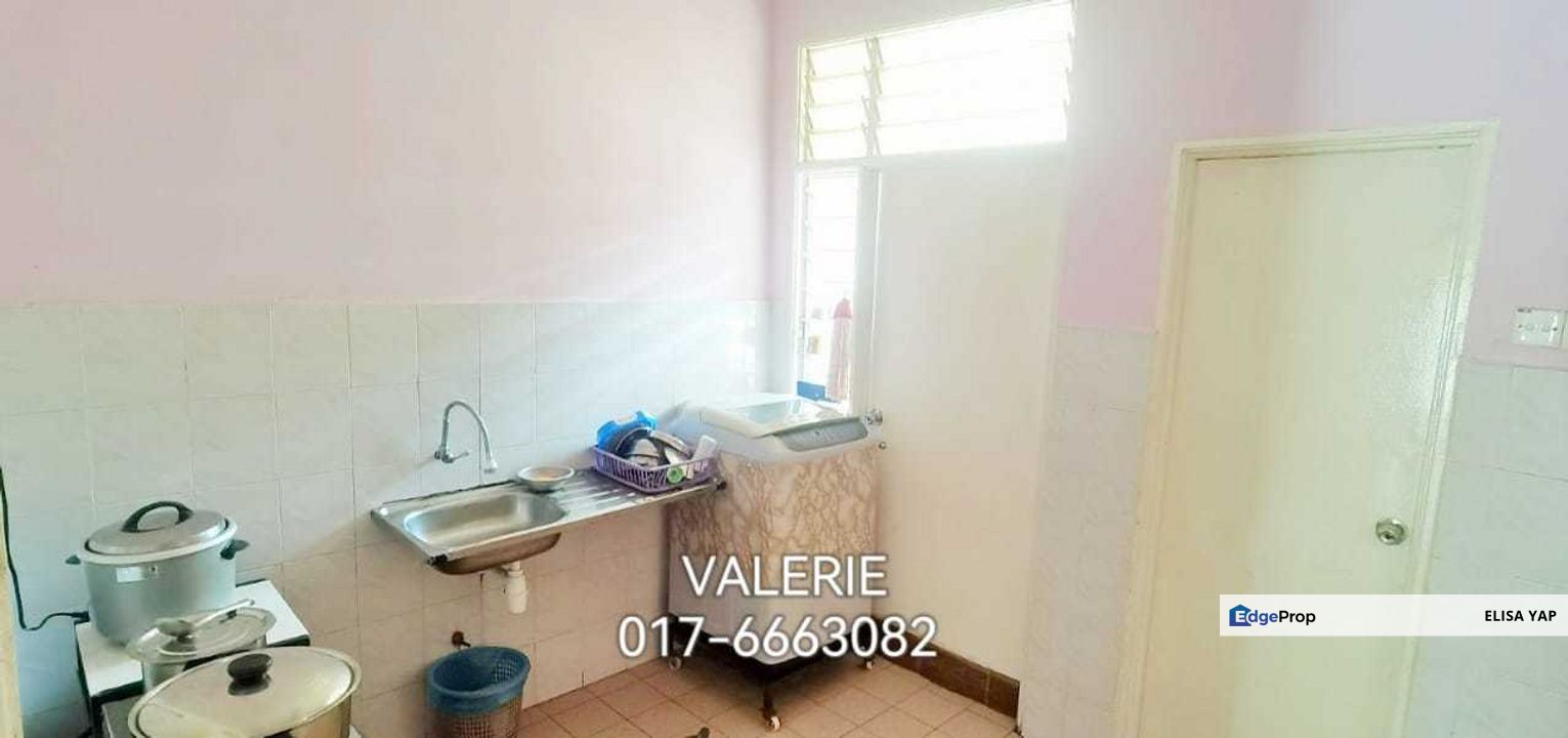 (Facing Open)(4 Room) 1 Storey Terraced House Taman Lestari Permai, Seri Kembangan, Puchong South FOR SALE, Selangor, Puchong South
