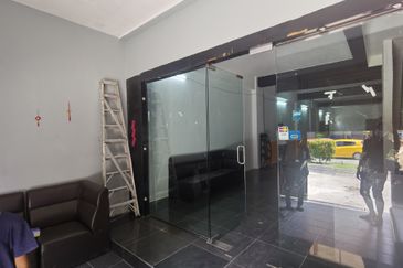 Brickfields 7 Storey Corner Shop Lot / Office with Lift  FOR RENT