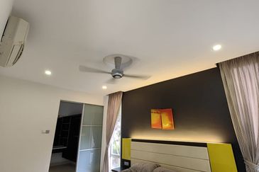 USJ Avenue USJ Heights 3 Storey Bungalow with Swimming Pool FOR SALE