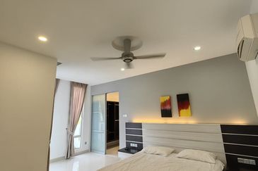 USJ Avenue USJ Heights 3 Storey Bungalow with Swimming Pool FOR SALE