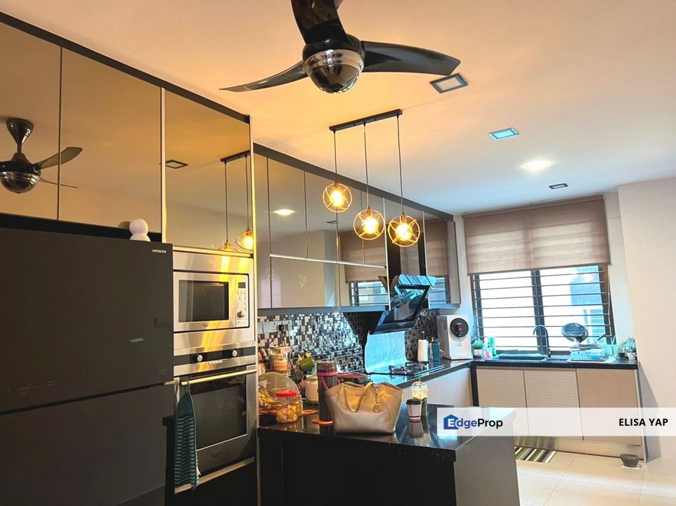 Fully Renovated 2.5 Storey Terrace Taman Putra Impiana Puchong FOR SALE, Selangor, Puchong