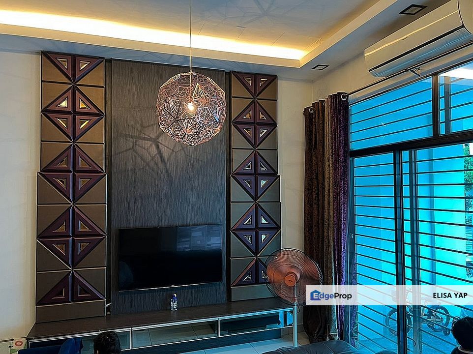 Fully Renovated 2.5 Storey Terrace Taman Putra Impiana Puchong FOR SALE, Selangor, Puchong