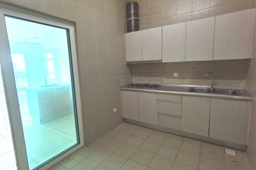 Royal Regent Sri Putramas III