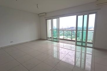 Royal Regent Sri Putramas III