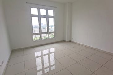 Royal Regent Sri Putramas III