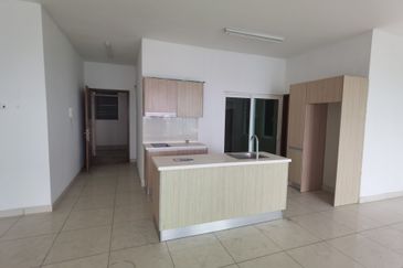 Royal Regent Sri Putramas III