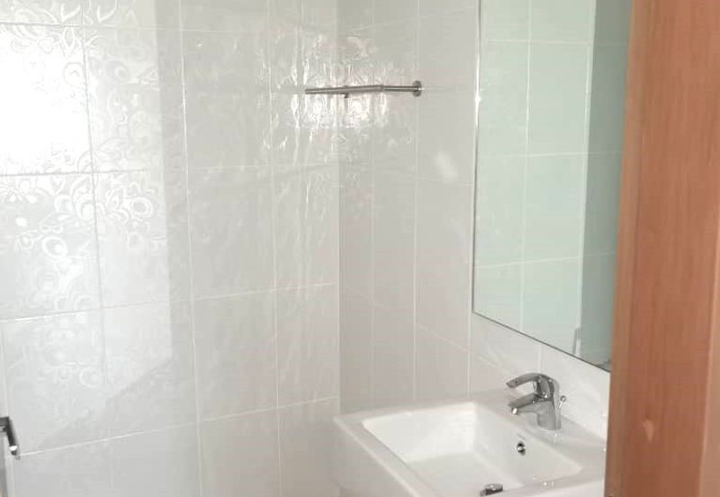 Royal Regent Sri Putramas III