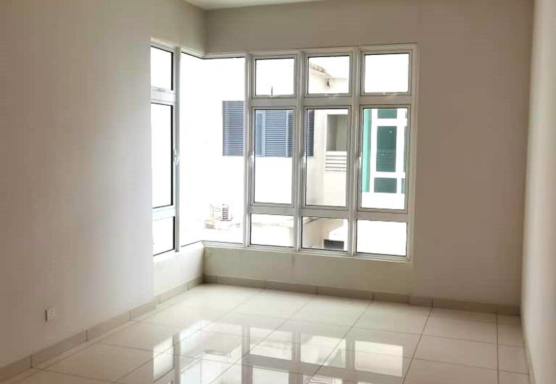 Royal Regent Sri Putramas III