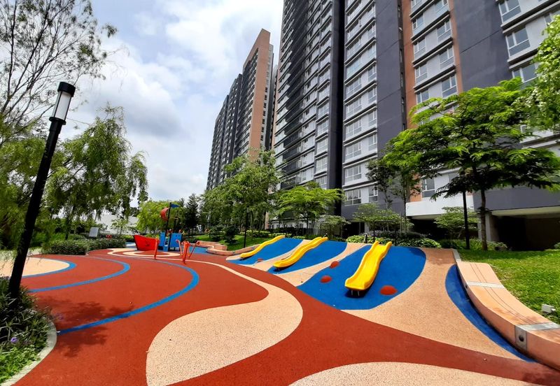 Lakefront Condominium | Emerald Hills @ Alam Damai