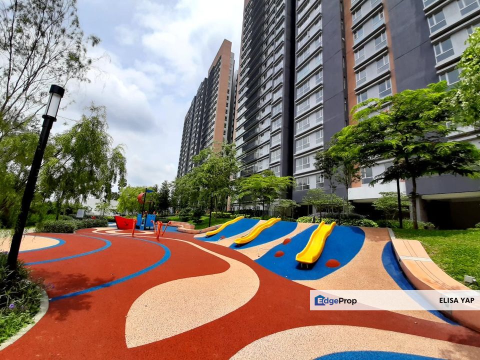 URGENT SALE Beautiful Condo Emerald Hills @ Alam Damai Cheras Freehold Facing Lake FOR SALE, Kuala Lumpur, Cheras