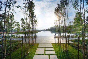 Lakefront Condominium | Emerald Hills @ Alam Damai