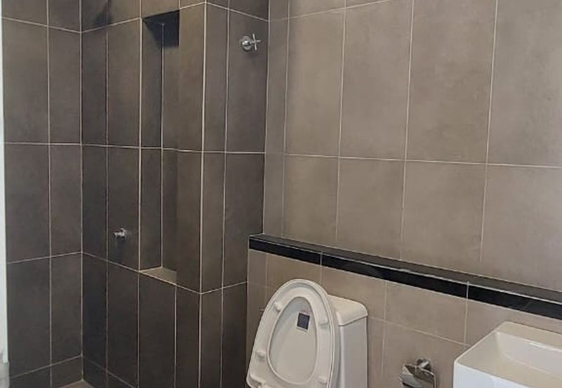 Lakefront Condominium | Emerald Hills @ Alam Damai