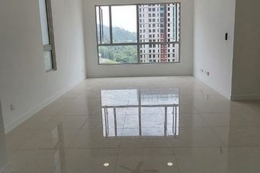 Lakefront Condominium | Emerald Hills @ Alam Damai
