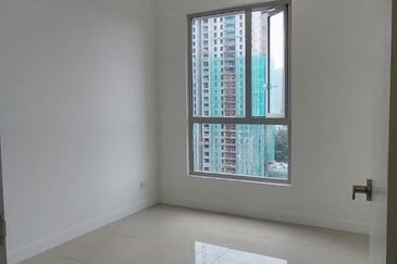 Lakefront Condominium | Emerald Hills @ Alam Damai