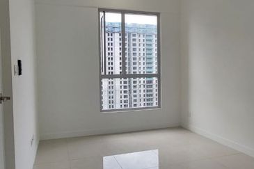 Lakefront Condominium | Emerald Hills @ Alam Damai