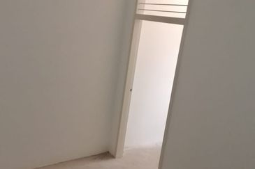 Lakefront Condominium | Emerald Hills @ Alam Damai