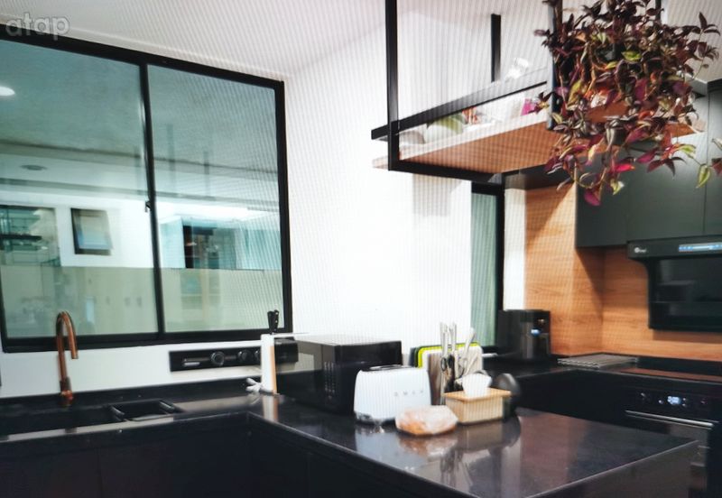 Papillon Desahill Condominium