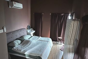 Zeta DeSkye Residence