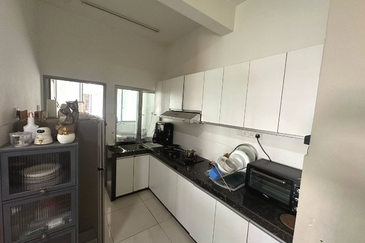 Zeta DeSkye Residence