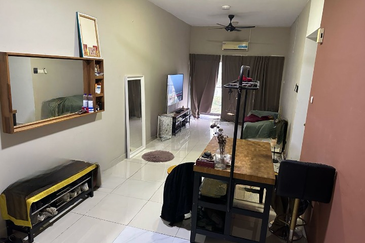 Zeta DeSkye Residence