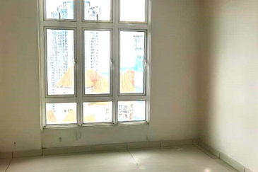 Royal Regent Sri Putramas III