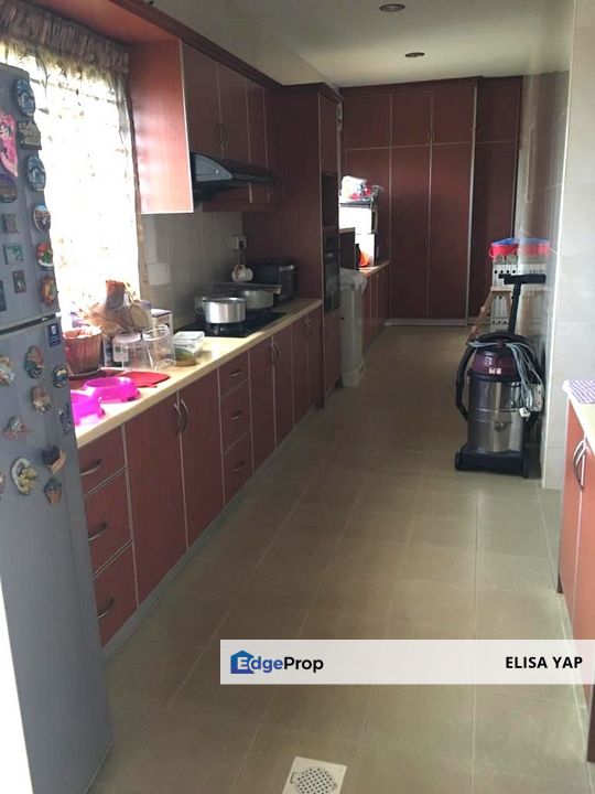 Seri Aman Height Sungai Buloh/ Kepong 3 Storey EndLot Landed House 7 Rooms Renovated FOR SALE , Selangor, Sungai Buloh