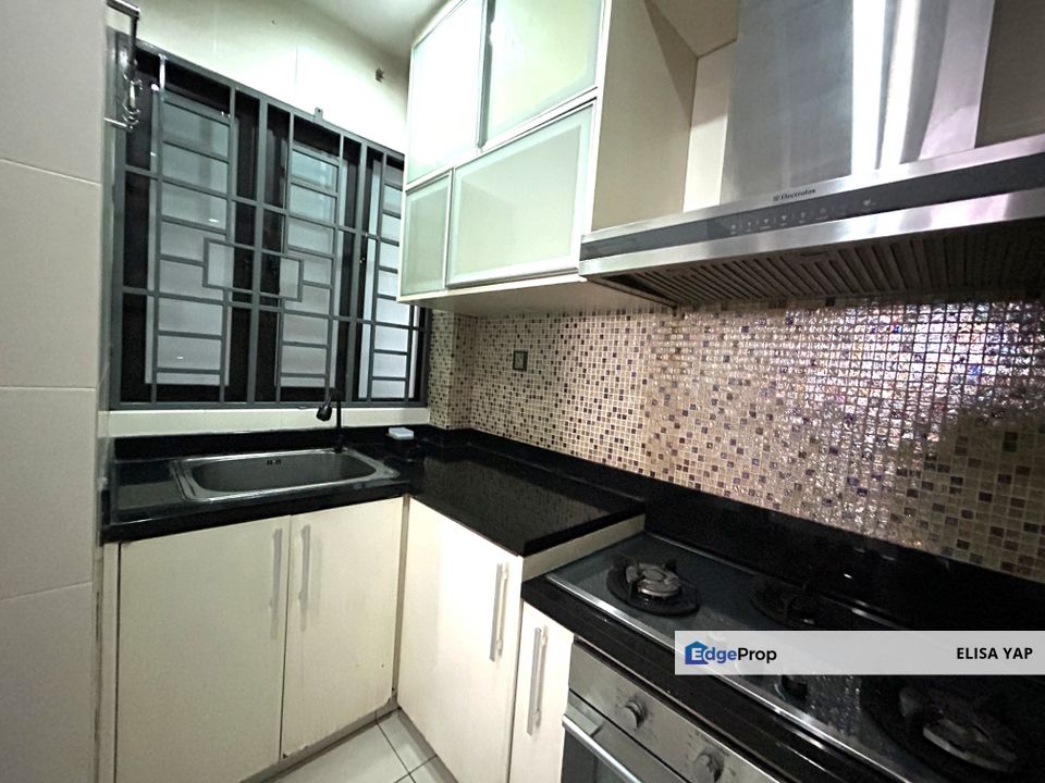 Casa Tiara Condominium  SS16 Subang Jaya 1618sqft Huge L-Shape Balcony Good Location FOR SALE, Selangor, Subang Jaya