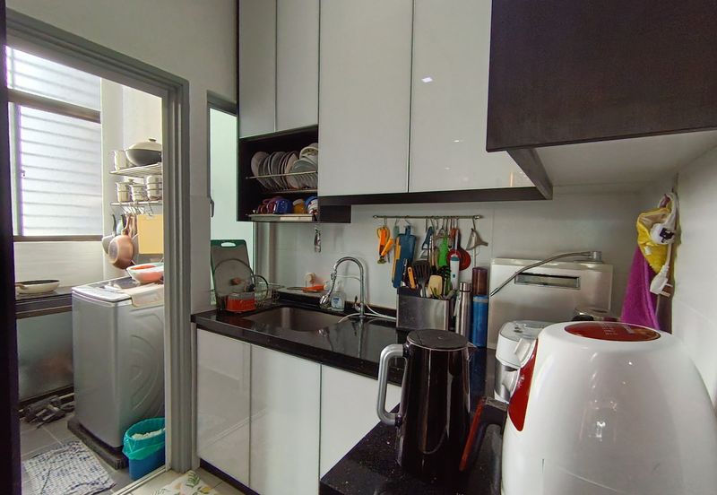 Zeta DeSkye Residence