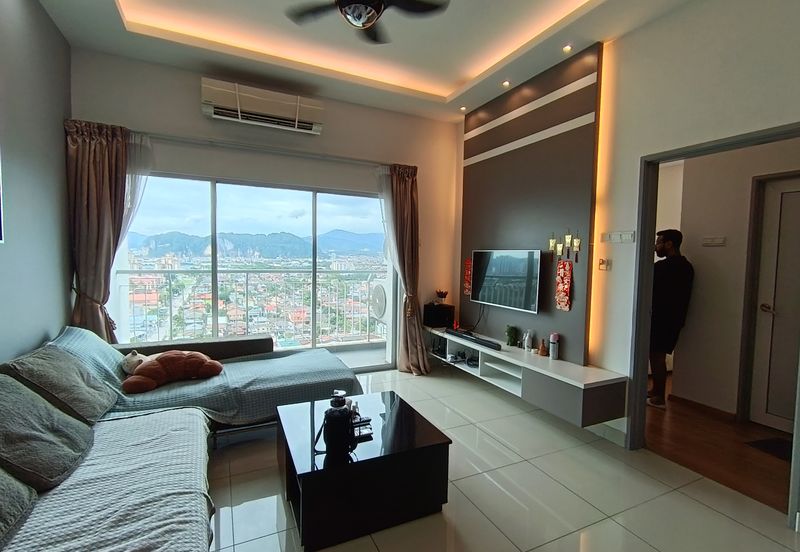 Zeta DeSkye Residence